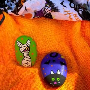 Halloween cat and mummy dog